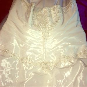 Wedding dress